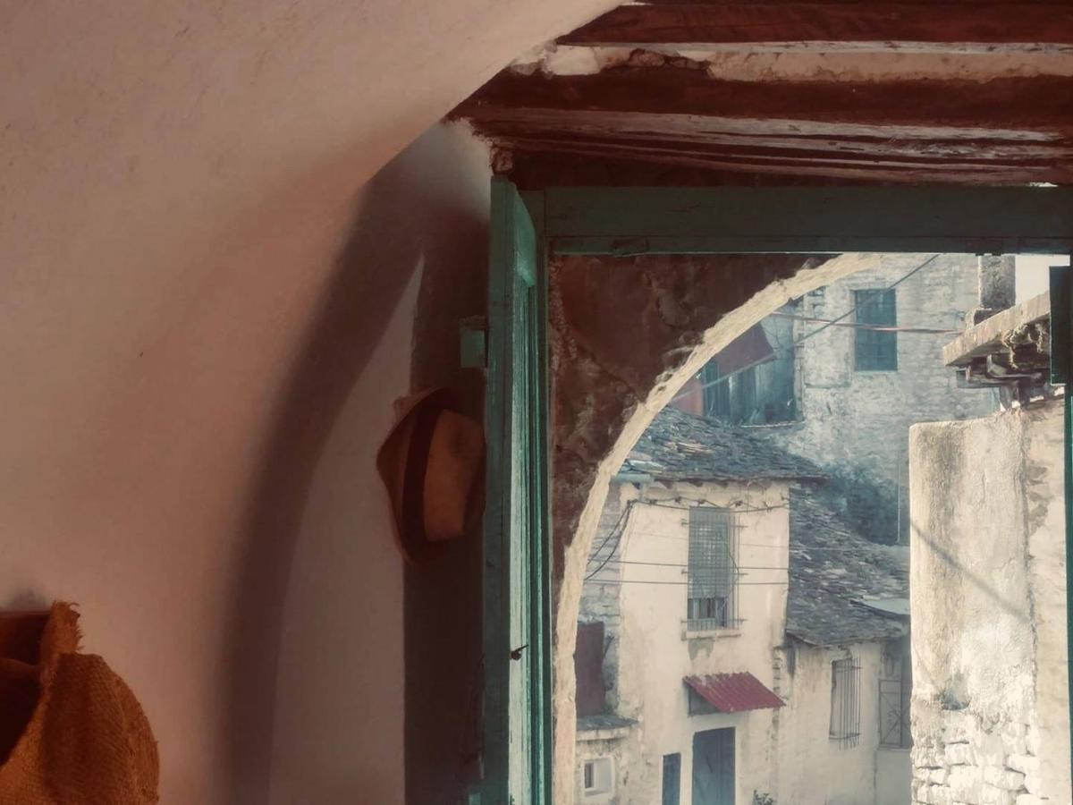 Green Door Casa de Férias Gjirokastër